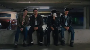 Zasłona do serialu "Grease: Rise of the Pink Ladies" #1864011