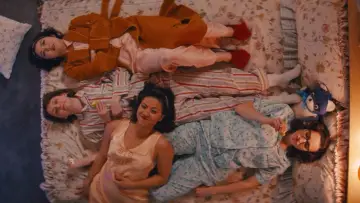 Zasłona do serialu "Grease: Rise of the Pink Ladies" #1864024
