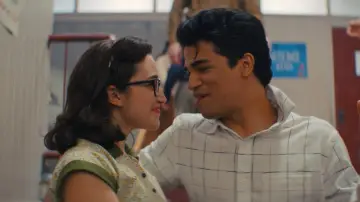 Zasłona do serialu "Grease: Rise of the Pink Ladies" #1864034