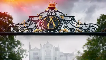 Zasłona к сериалу "Przeznaczenie: Saga Winx" #1410854