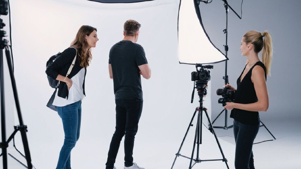 Jak modelka i model powinni współpracować z fotografem na planie