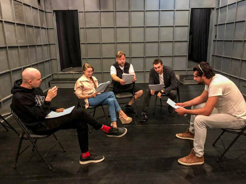 Praca nad rolą: droga aktora od tekstu do żywej postaci