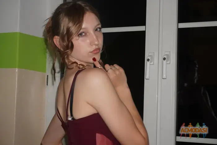 Zosia  Gawarska zdjęcia №1739553. Załadowany 30 Września 2026