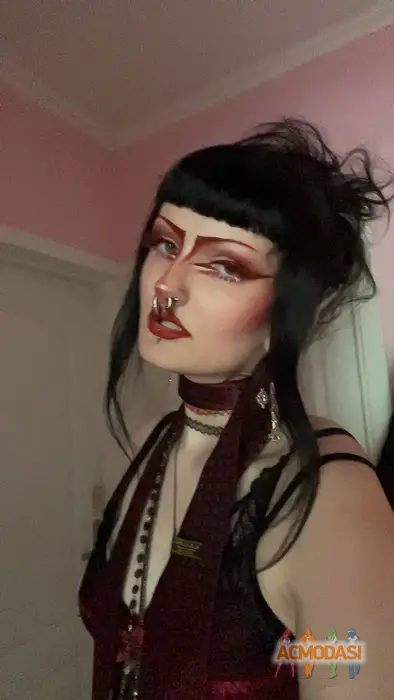 Iga (Elwira)  Kępka zdjęcia №1738755. Załadowany 18 Września 2025