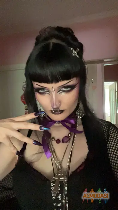 Iga (Elwira)  Kępka zdjęcia №1738756. Załadowany 18 Września 2025